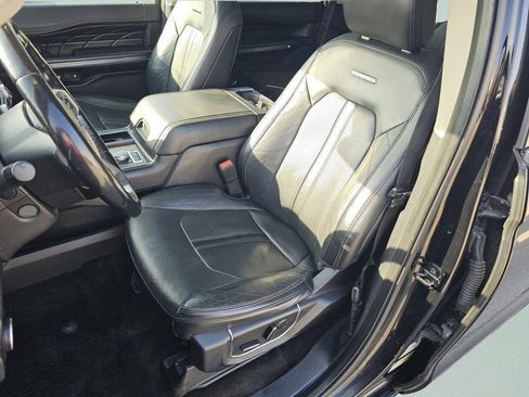 Used 2018 Ford Expedition Max Platinum AWD/4WD image 6