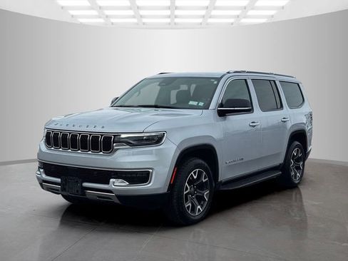 Used 2024 Jeep Wagoneer Series III image 3