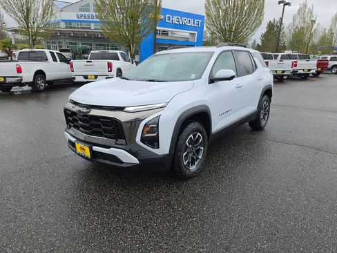New 2026 Chevrolet Equinox ACTIV image 2