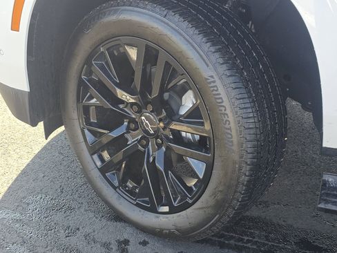 New 2025 Chevrolet Suburban Premier image 10