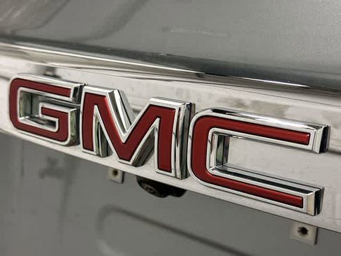Used 2023 GMC Acadia SLE w/ Driver Convenience Package FWD image 20