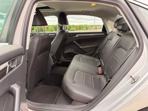 Used 2017 Volkswagen Passat 1.8T SE w/ SE Lighting Package FWD image 5