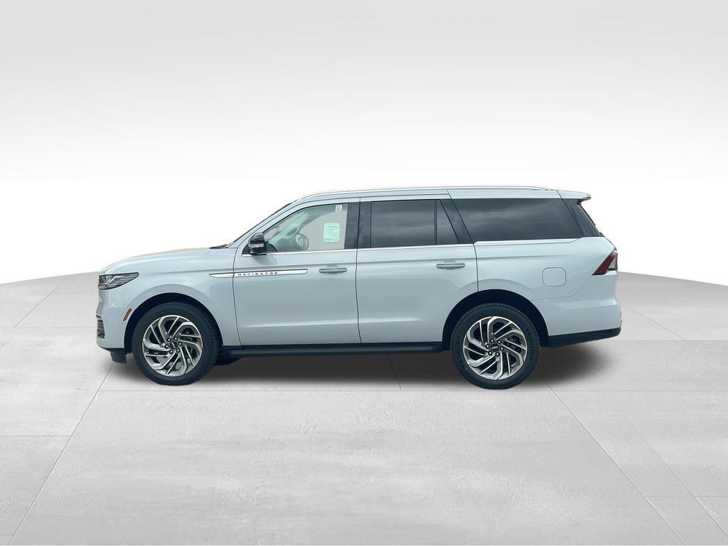 New 2026 Lincoln Navigator Premiere AWD/4WD image 2