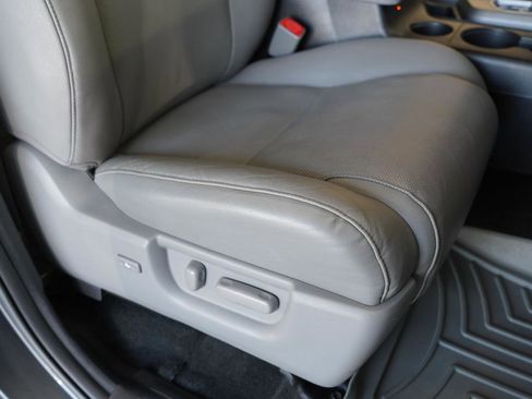 Used 2016 Toyota Sequoia Platinum image 30