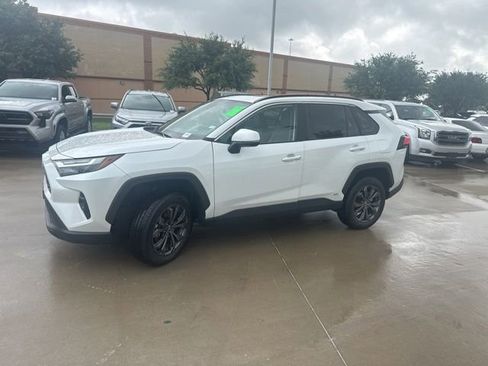 Used 2023 Toyota RAV4 XLE Premium AWD/4WD image 7