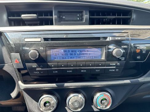 Used 2015 Toyota Corolla L FWD image 14