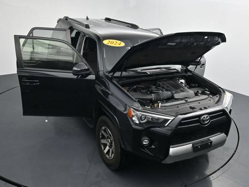 Used 2024 Toyota 4Runner TRD Off-Road AWD/4WD image 39