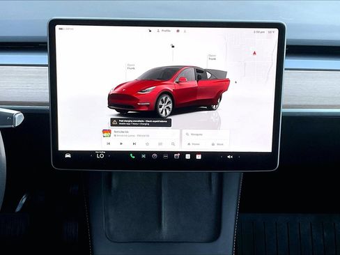 Used 2022 Tesla Model Y Long Range image 9