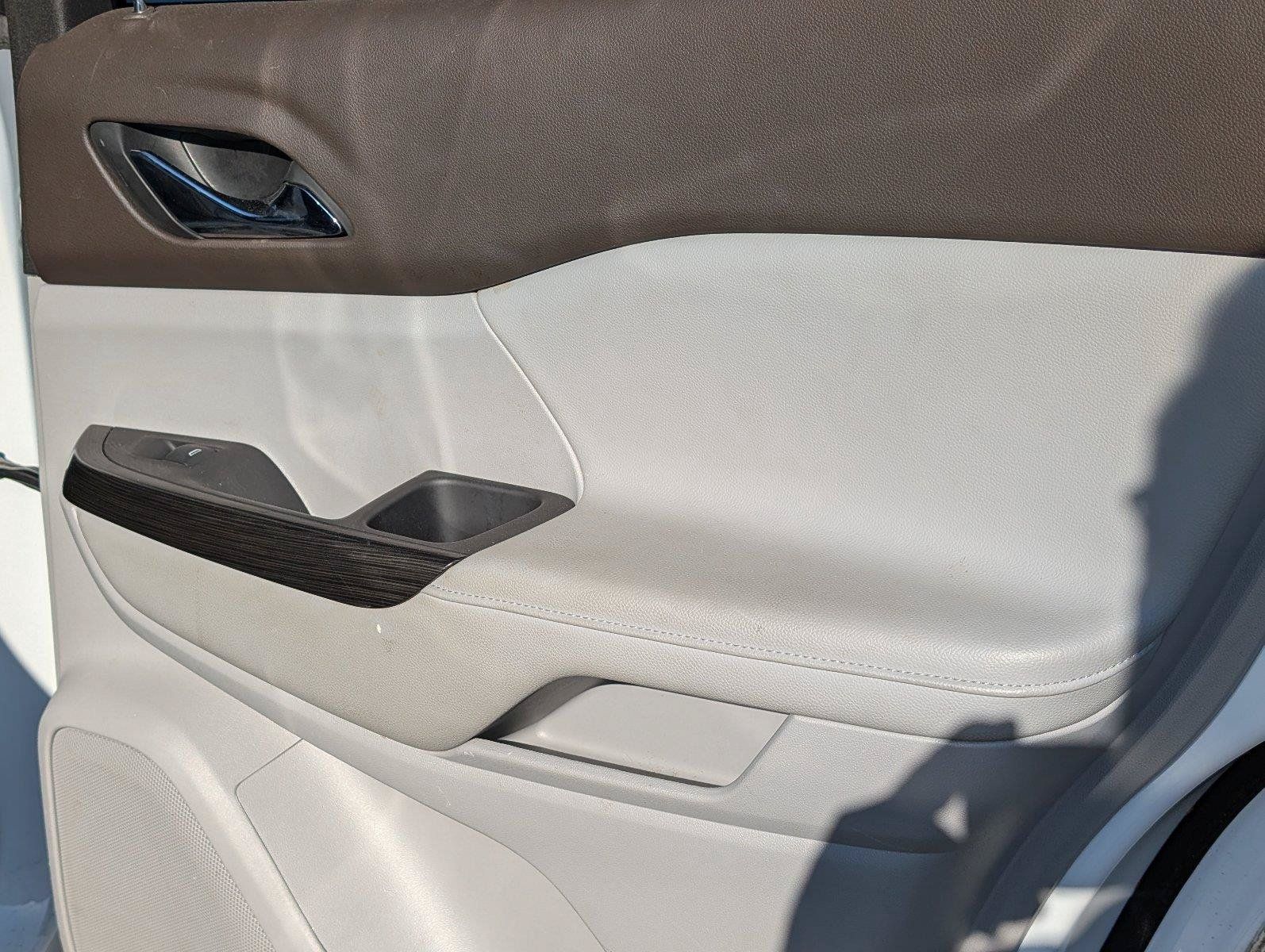 Used 2020 GMC Acadia SLT w/ Premium Package FWD image 36