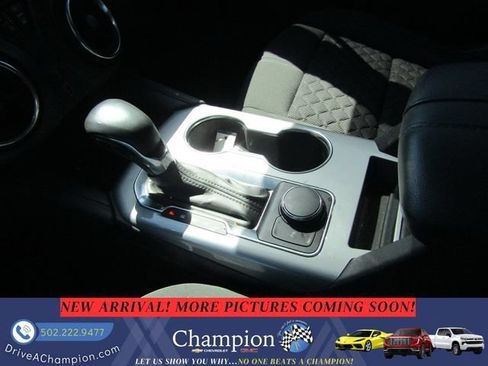 Used 2020 Chevrolet Blazer LT FWD image 15