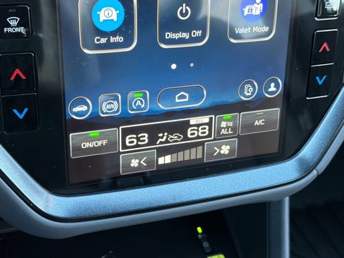 Used 2025 Subaru Crosstrek 2.5i Limited w/ Crosstrek Mirror Package image 20