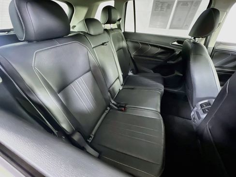 Used 2023 Volkswagen Tiguan SE AWD/4WD image 26