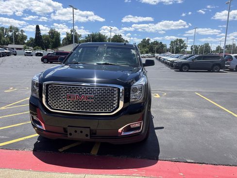 Used 2017 GMC Yukon Denali w/ Open Road Package AWD/4WD image 2