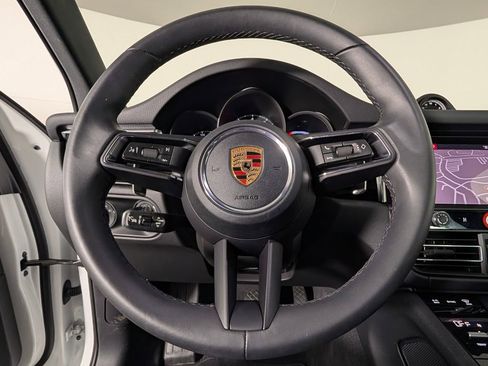 Certified 2026 Porsche Macan AWD/4WD image 33
