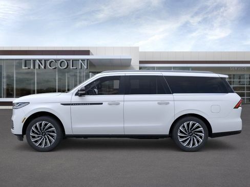 New 2025 Lincoln Navigator L Black Label AWD/4WD image 3