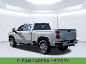 Used 2023 Chevrolet Silverado 2500 High Country w/ Technology Package AWD/4WD video 3