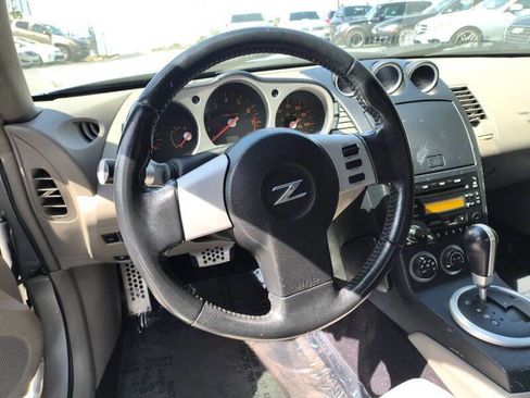Used 2005 Nissan 350Z Touring RWD image 7