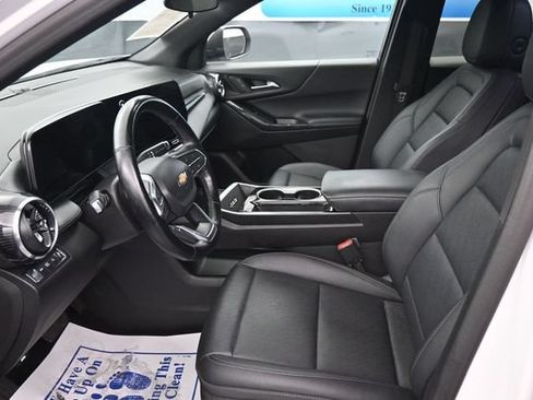 Used 2025 Chevrolet Equinox LT w/ Convenience Package II AWD/4WD image 13