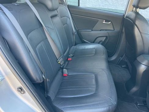 Used 2011 Kia Sportage SX w/ Premium Pkg w/Leather Seats image 32