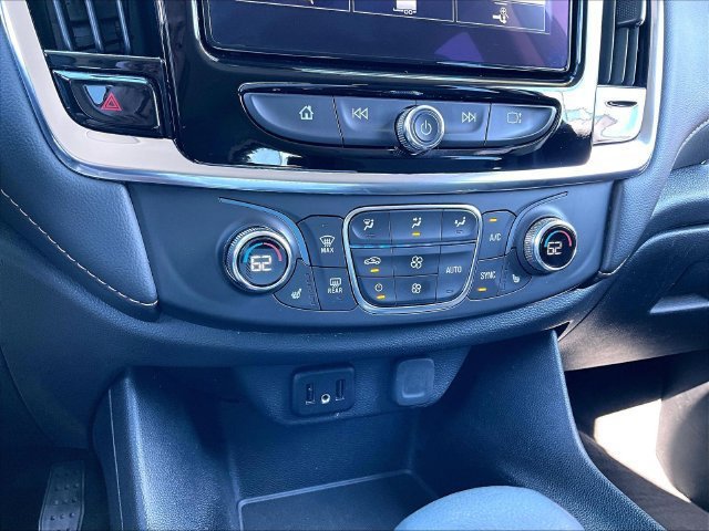 Used 2021 Chevrolet Traverse LT w/ LPO, Blackout Package AWD/4WD image 28