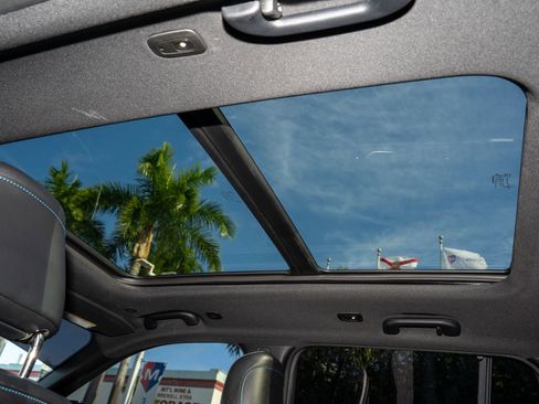 Used 2023 Jeep Grand Cherokee Trailhawk w/ Luxury Tech Group III image 20