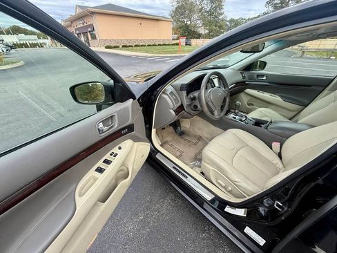 Used 2013 INFINITI G37 x Sedan w/ Premium Pkg image 9