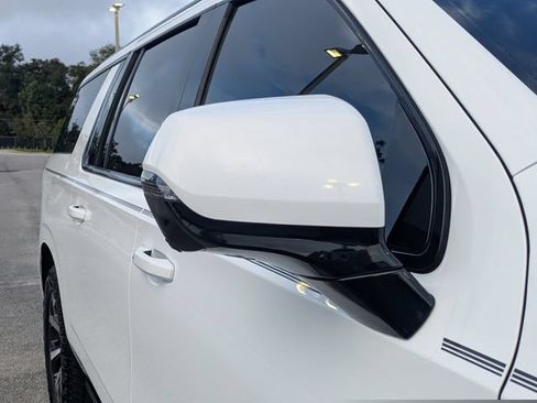 Used 2025 GMC Yukon XL AT4 Ultimate AWD/4WD image 12