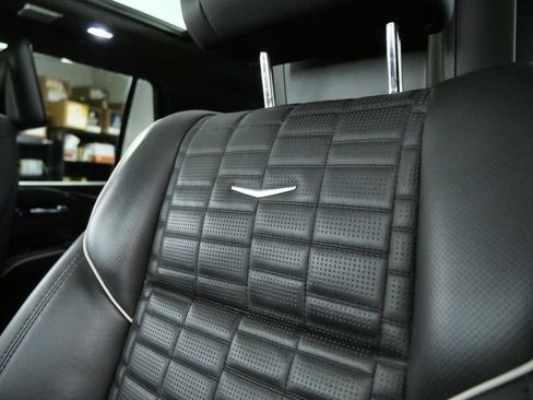 Used 2021 Cadillac Escalade Sport Platinum w/ LPO, ONYX Package AWD/4WD image 20