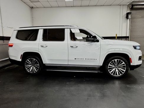Used 2024 Jeep Grand Wagoneer Series III w/ Flexible Seating Group AWD/4WD image 5