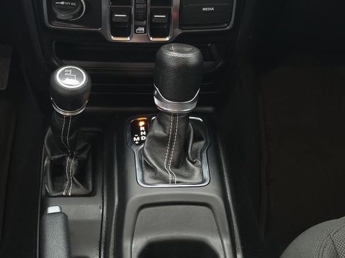 Used 2023 Jeep Wrangler Unlimited Sahara w/ Cold Weather Group AWD/4WD image 14