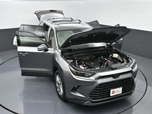 Certified 2025 Toyota Grand Highlander AWD image 47
