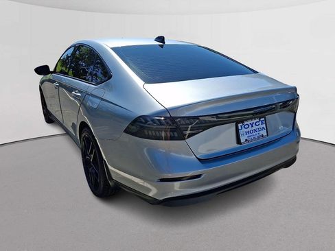 Used 2025 Honda Accord SE image 8