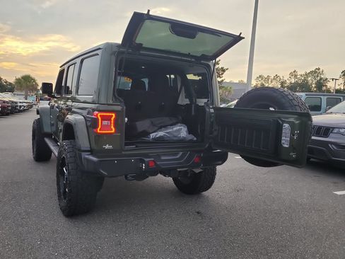 Used 2023 Jeep Wrangler Unlimited Sahara w/ LED Lighting Group AWD/4WD image 9