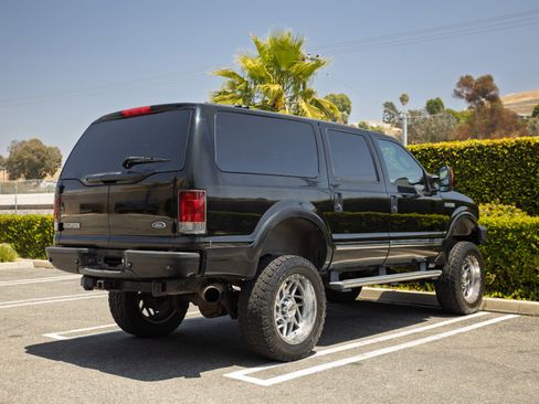 Used 2005 Ford Excursion Limited AWD/4WD image 5