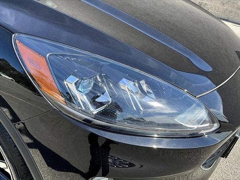 Certified 2022 Ford Escape SEL w/ SEL Stealth AWD Package image 28