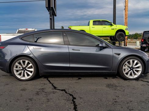Used 2020 Tesla Model 3 Long Range AWD/4WD image 7