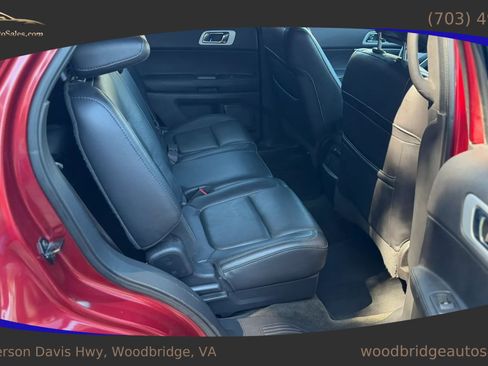 Used 2014 Ford Explorer XLT w/ Equipment Group 202A AWD/4WD image 12