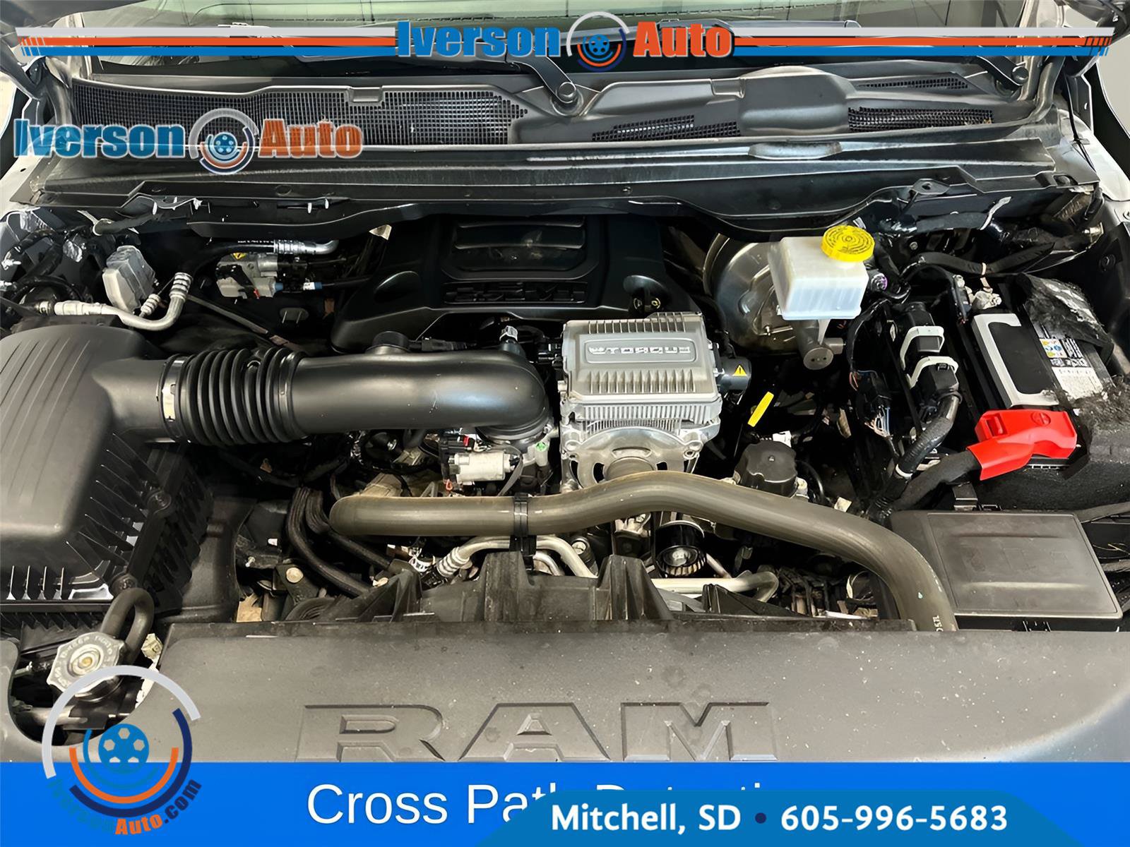 Used 2024 RAM 1500 Laramie AWD/4WD image 12