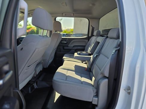 Used 2018 Chevrolet Silverado 1500 Custom w/ Trailering Package image 18