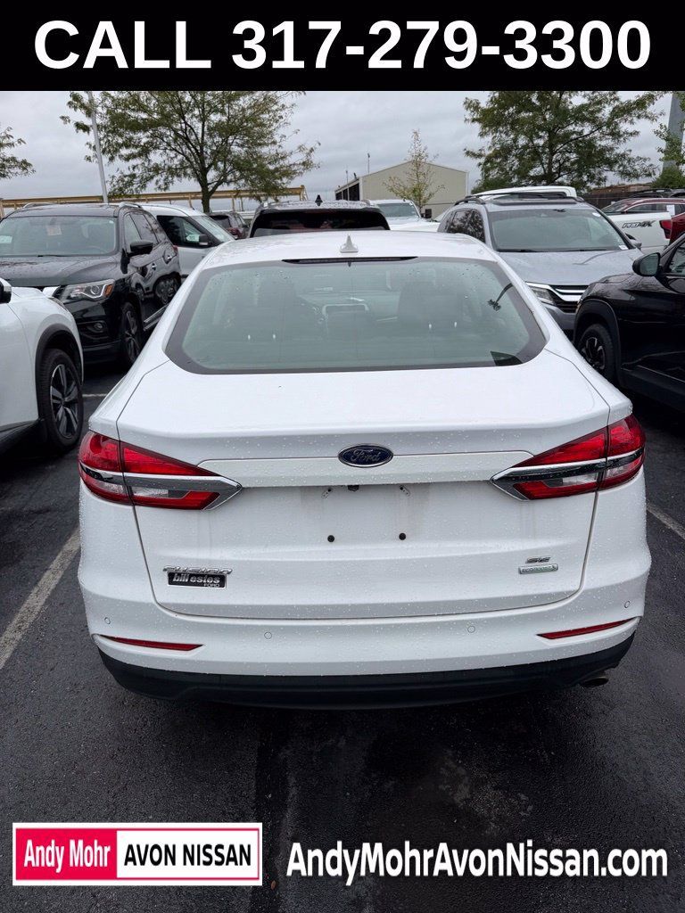 Used 2020 Ford Fusion SE FWD image 4