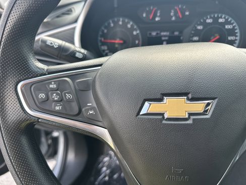 Used 2025 Chevrolet Malibu LT image 24