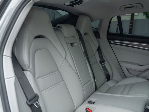 Used 2023 Porsche Panamera 4 Platinum Edition w/ Assistance Package image 6