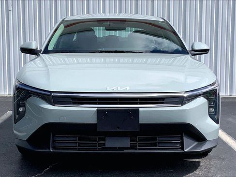 Used 2025 Kia K4 FWD image 3