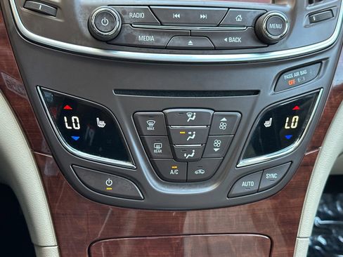 Used 2016 Buick Regal FWD image 21