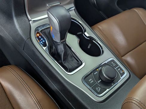 Used 2021 Jeep Grand Cherokee Overland image 25