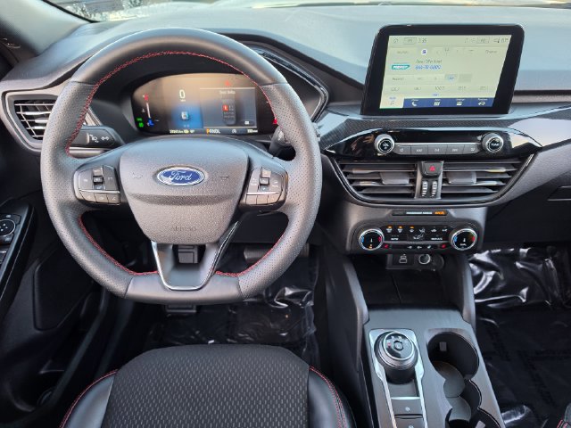 Used 2025 Ford Escape ST-Line Select AWD/4WD image 12