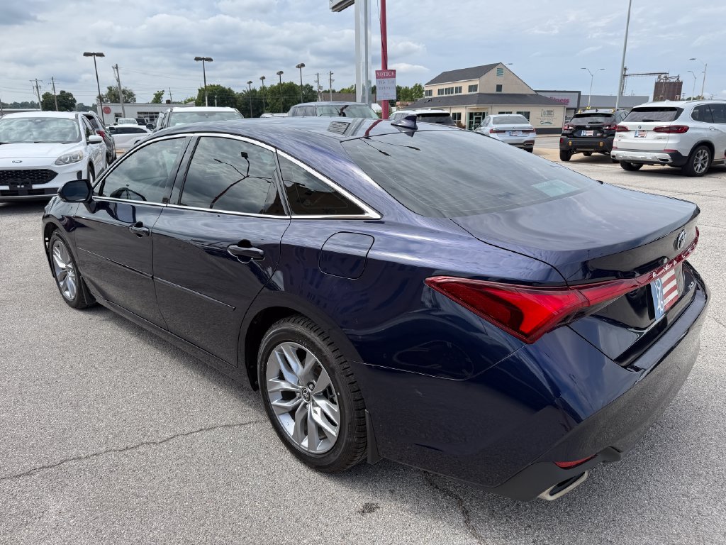 Used 2022 Toyota Avalon XLE FWD image 11