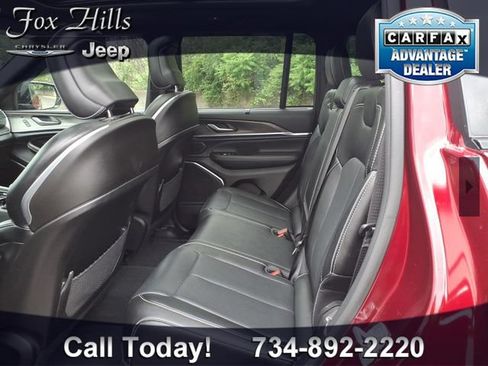 Used 2023 Jeep Grand Cherokee Overland w/ Luxury Tech Group IV AWD/4WD image 11