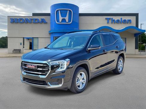 Used 2024 GMC Terrain SLE w/ Driver Convenience Package AWD/4WD image 2