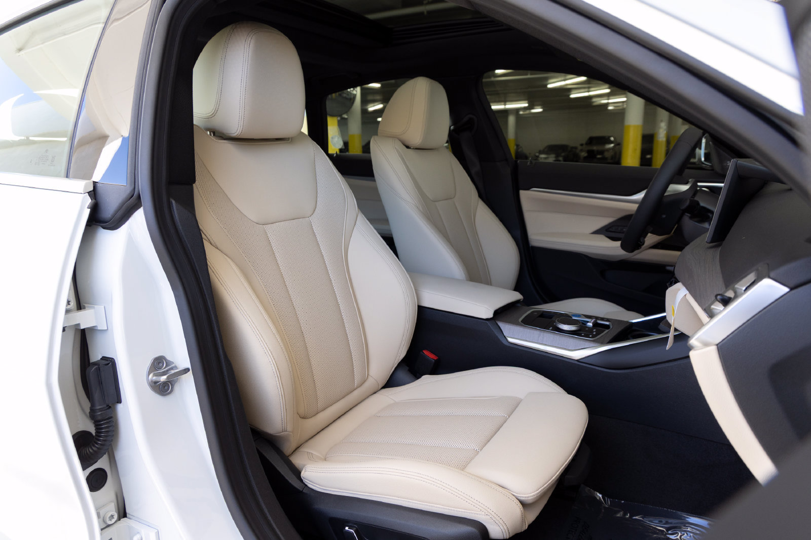 New 2026 BMW i4 eDrive40 w/ Premium Package RWD image 30
